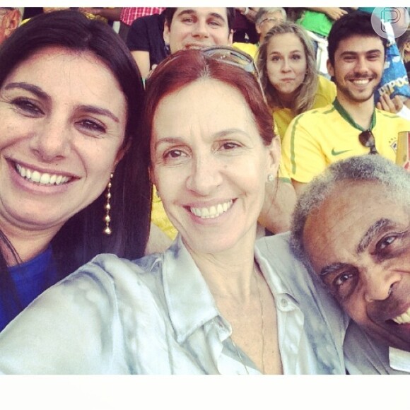 Gilberto Gil assistiu ao jogo acompanhado da mulher, Flora Gil