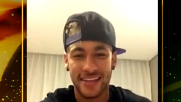 Neymar deseja sorte às bandas do 'SuperStar' e declara: 'Eu amo música'