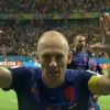 Robben comemora gol em goleada da Holanda em cima da Espanha, por 5 a 1. Atual campeã mundial foi eliminada da Copa do Mundo ainda na primeira fase