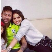Bruna Marquezine visita Neymar durante concentração na Granja Comary