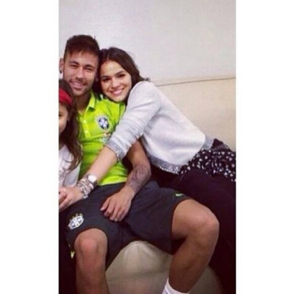 Bruna Marquezine visitou Neymar na Granja Comary