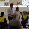 Príncipe Harry conversa com deficientes físicos após jogo de basquete