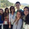 Fátima Bernardes levou os filhos Beatriz, Laura e Vinícius para visitar a Granja Comary, nesta quinta-feira, 26 de junho de 2014