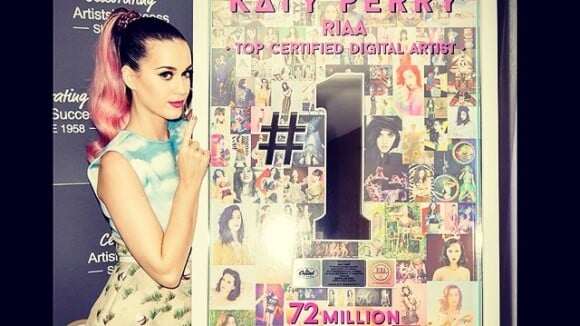Katy Perry quebra novo recorde ao vender mais de 70 milhões de cópias digitais