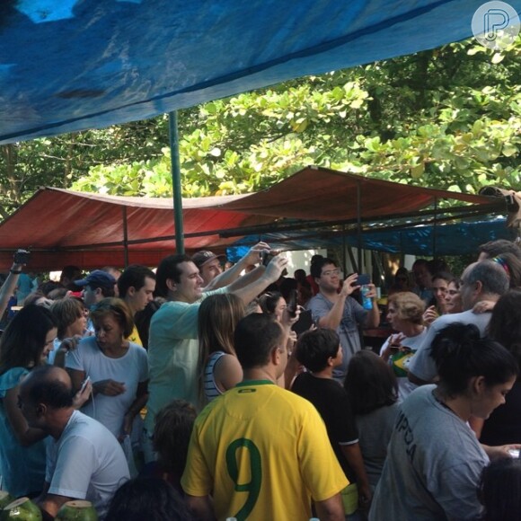 Julio Cesar estava em uma feira na Barra da Tijuca, Zona Oeste do Rio de Janeiro, com Susana Werner