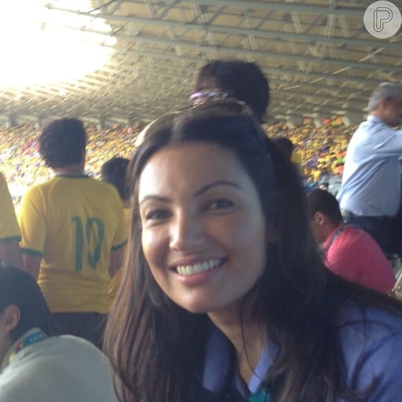 Patrícia Poeta está cobrindo a primeira Copa do Mundo de sua carreira. E em seu Instagram, a jornalista está mostrando, através de fotos, o dia a dia de seu trabalho por trás das câmeras