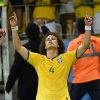 Brasil derrota a Colômbia por 2 a 1, com gols de Thiago Silva e David Luiz, e avança à semifinal da Copa do Mundo