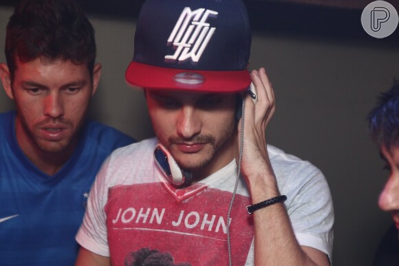 Guilherme Leicam foi DJ por um dia em evento no Rio de Janeiro