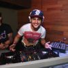 Guilherme Leicam assumiu o posto de DJ em um evento no Rio