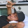 Neymar deixou a Granja Comary e vai fazer tratamento em casa, no Guarujá, em São Paulo