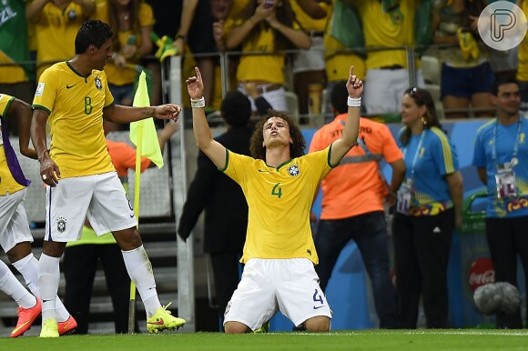 David Luiz marcou seu segundo gol na Copa do Mundo na partida contra a Colômbia