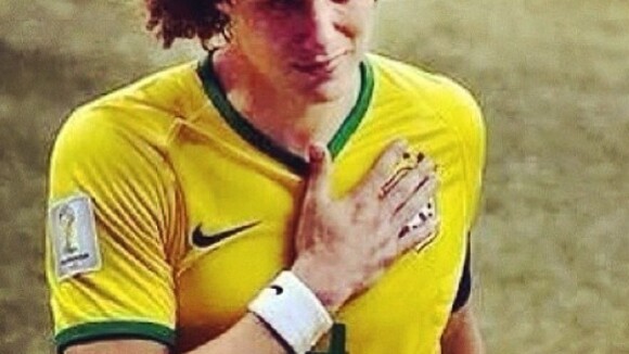 Mãe de David Luiz conforta o jogador após derrota: 'Você é vitorioso sem a taça'