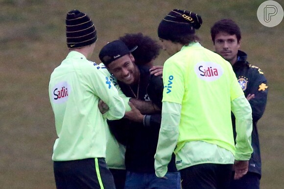 Neymar voltou nesta quinta-feira, 10 de julho de 2014, à Granja Comary, após alguns dias de repouso e sob cuidados médicos, e foi recebido com muito carinho