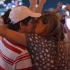 Marcelo Serrado beijou muito a mulher, Roberta Fernandes, na festa de Réveillon 2012/2013 no Forte de Copacabana, no Rio