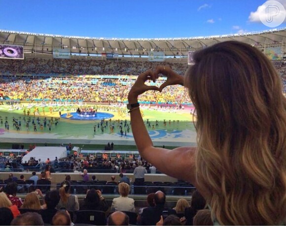 Gisele Bündchen na cerimônia de encerramento da Copa do Mundo no Brasil