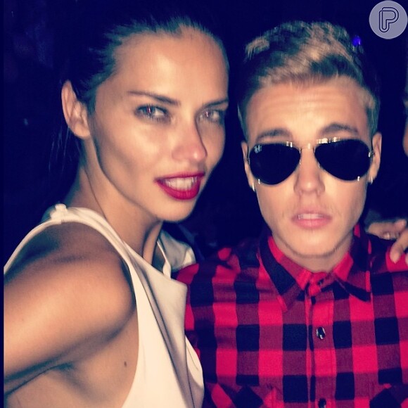 Em maio, quando estava separado de Selena Gomez, Justin Bieber teria ficado com a modelo brasileira Adriana Lima