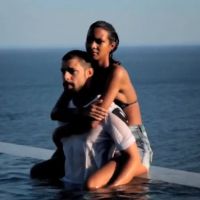 Cauã Reymond é clicado para campanha em clima de romance com modelo