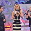 Sabrina Sato recebe a dupla Zezé Di Camargo e Luciano em seu programa, na TV Record (26 de julho de 2014)