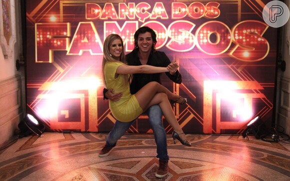 Rodrigo Simas fez pose para ser clicado para a vinheta do 'Dança dos Famosos'