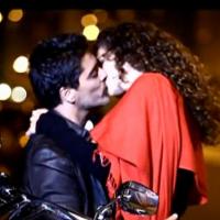 Junno Andrade, namorado de Xuxa, protagoniza cenas quentes com morena em clipe