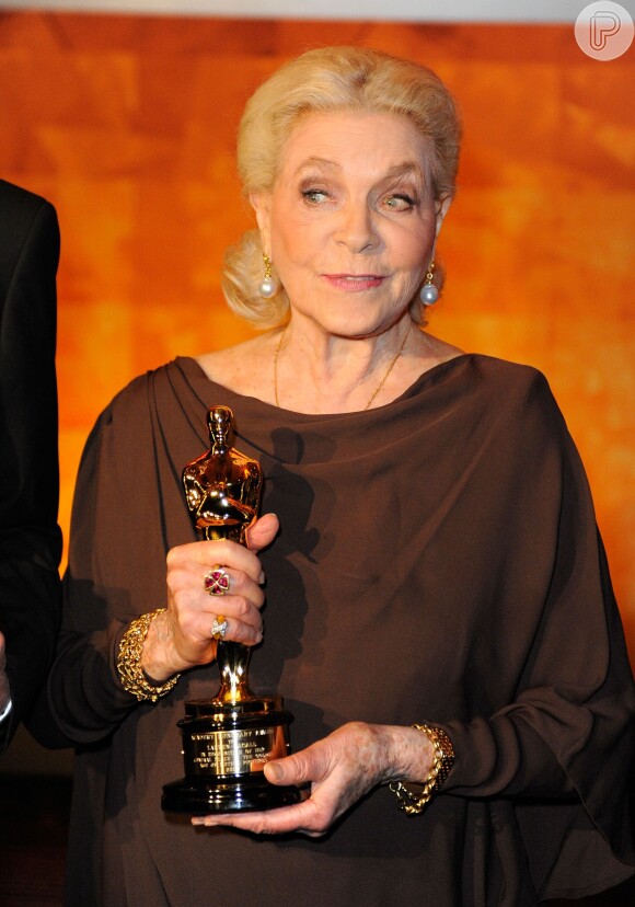 Em 2010, Lauren Bacall ganhou um Oscar honorário pelo conjunto de sua obra