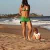 Lindo demais o Rafael curtindo um dia de praia com a mamãe coruja Claudia Leitte 