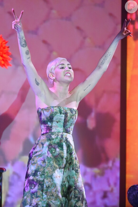 Miley Cyrus se apresenta em São Paulo e no Rio de Janeiro