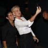 Xuxa posou para selfies com fãs