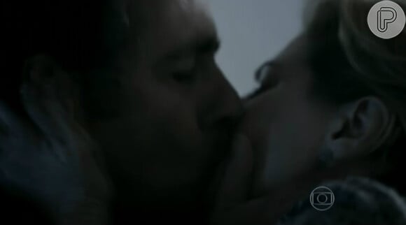 Marcos Palmeira trocou beijos com Patrícia Pillar em cena de 'O Rebu'