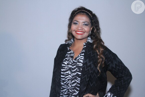 Gaby Amarantos prestigia a gravação do DVD da cantora Simony, em São Paulo (20 de agosto de 2014)