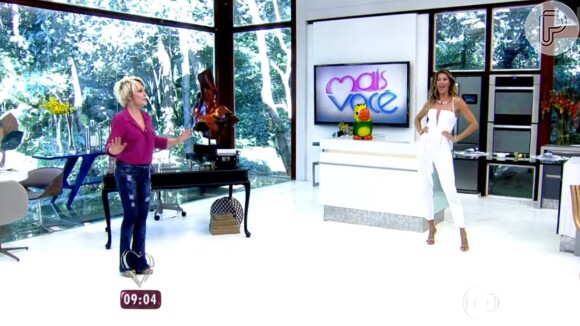 Gisele Bündchen desfila para Ana Maria Braga durante participação no programa 'Mais Você'