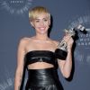Miley Cyrus ganhou o prêmio de Melhor Vídeo do Ano no VMA 2014