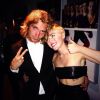 Miley Cyrus levou o 'sem-teto' Jesse Helt para discursar em seu lugar no VMA 2014. Ele pediu doações para tirar jovens das ruas de Hollywood