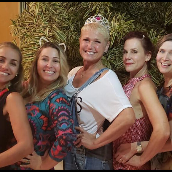 Xuxa Meneghel se divertiu no encontro com as ex-paquitas: 'Uma vez paquita, sempre paquita'