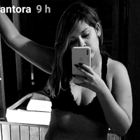 De top e short curto, Marília Mendonça exibe corpo mais magro em foto: 'Se ame'