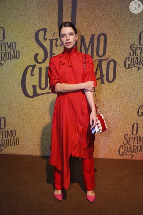 Bruna Liznmeyer usou look Valentino na festa de lançamento da novela 'O Sétimo Guardião'