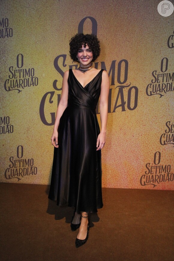 Julia Konrad usou look completo Dior na festa de lançamento da novela 'O Sétimo Guardião'