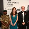 Kate Middleton posa ao lado do príncipe William no evento