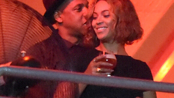 Beyoncé e Jay-Z curtem festival abraçados e afastam rumores de separação