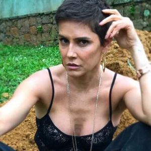 Deborah Secco despediu-se da Karola, de 'Segundo Sol', com uma mensagem emocionante no Instagram, nesta sexta-feira, 9 de novembro de 2018