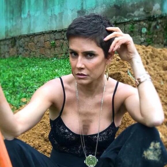 Deborah Secco despediu-se da Karola, de 'Segundo Sol', com uma mensagem emocionante no Instagram, nesta sexta-feira, 9 de novembro de 2018
