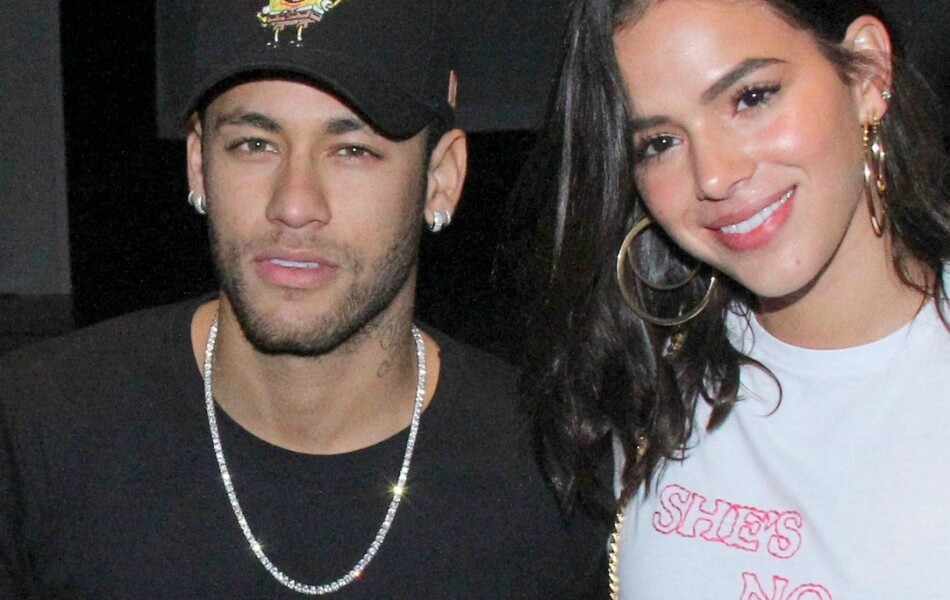 Quadro De Bruna Marquezine Sai Da Casa De Neymar Mas Fãs Apontam Vestido Da Atriz Entenda 0464