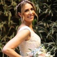 Vestido de casamento de Natasha Dantas tem 8 mil minipérolas bordadas. Saiba!