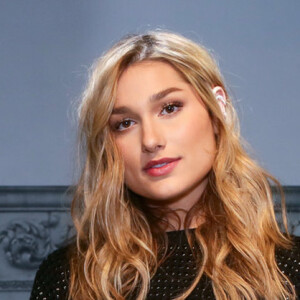 Sasha Meneghel atualmente mora em Nova York e faz visitas períodicas ao Brasil