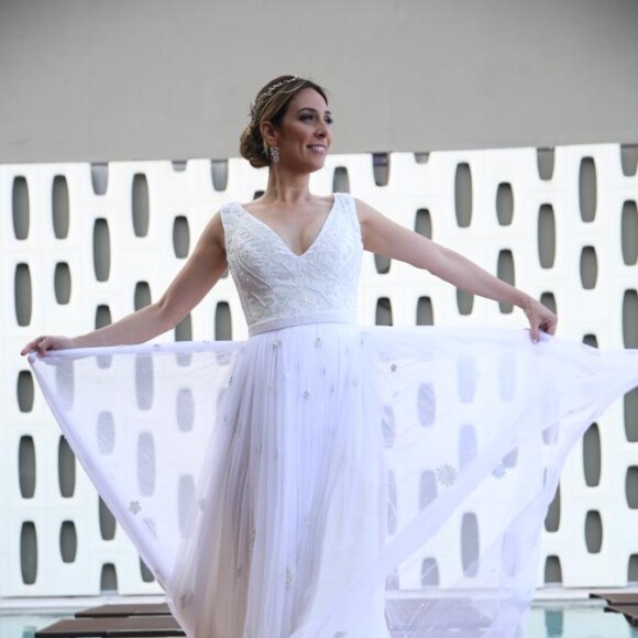 Saia do vestido de casamento de Natasha Dantas tinha 14 metros de tule de seda