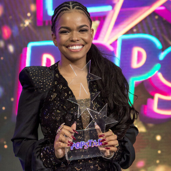 Jeniffer Nascimento rebateu críticas e defendeu a vitória no 'Popstar' em participação no 'Encontro' desta segunda-feira, 19 de novembro de 2018