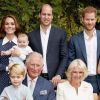 O príncipe Louis voltou a roubar a cena em foto da comemoração dos 70 anos do avô, o príncipe Charles