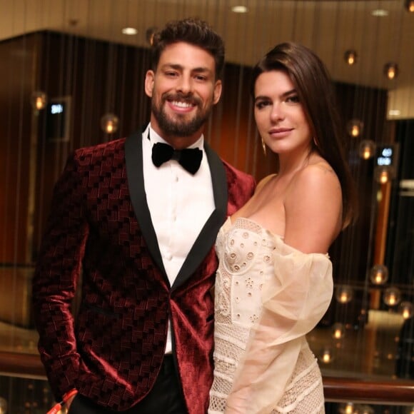 Cauã Reymond e Mariana Goldfarb retomaram o namoro após dois meses separados