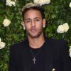 Aos 26 anos, Neymar é jogador de futebol Brasileiro e atua no momento como atacante do Paris Saint-Germain