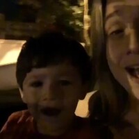 Fernanda Gentil dirige e canta com filho Gabriel em carro: 'Sempre pede'. Vídeo!